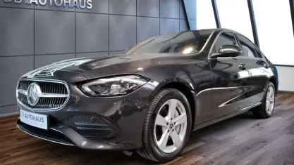 Gebraucht Mercedes C300e Avantgarde 313 PS (230 kW) 2023 Grau Limousine