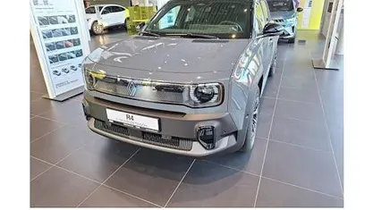 Schiefergrau, schwarzes dach Neu 2025 Renault 4 E-Tech Iconic SUV | 36.298 € (Fairer Preis)