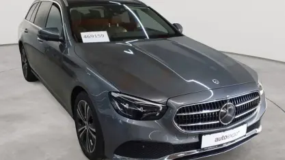 Gebraucht Mercedes E400 Avantgarde 330 PS (242 kW) 2023 Selenitgrau metallic Kombi