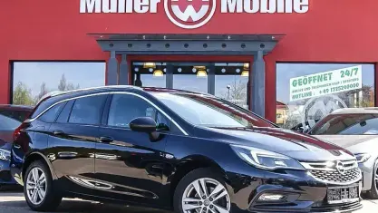 Gebraucht Opel Astra Dynamic 125 PS (91 kW) 2018 Blau Kombi