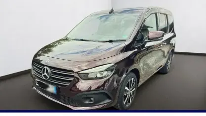 Gebraucht Mercedes T180 Edition 116 PS (85 kW) 2023 Rubellitrot Van / Kleinbus