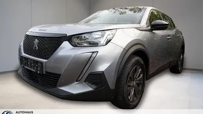 Grau Gebraucht 2023 Peugeot 2008 Active SUV | 20.490 € (Guter Preis)