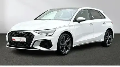 Gebraucht Audi A3 Sportback e-tron S-Line 204 PS (150 kW) 2023 Gletscherweiß metallic Kleinwagen