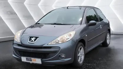 Gebraucht Peugeot 206+ 75 PS (55 kW) 2009 Lack grau thorium/metalliclackierung mit schutzlack Kleinwagen