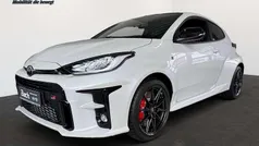 Platinum weiß perleffekt Neu 2024 Toyota Yaris Edition Kleinwagen | 43.980 € (Fairer Preis)