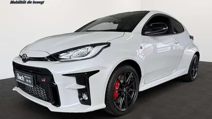 Gebraucht Toyota Yaris Edition 261 PS (191 kW) 2024 Platinum weiß perleffekt Kleinwagen