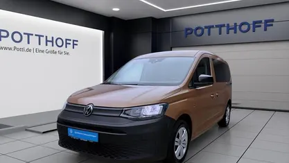 Gebraucht VW Caddy Maxi Basis 102 PS (75 kW) 2024 Bronze Van / Kleinbus