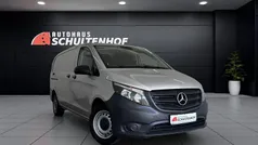 Weiß Gebraucht 2023 Mercedes Vito Van / Kleinbus | 26.499 € (Superpreis)