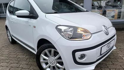 Weiss Gebraucht 2016 VW up! CLUB Kleinwagen | 9.390 € (Fairer Preis)