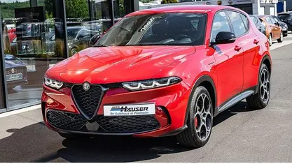 Rot Gebraucht 2024 Alfa Romeo Tonale Veloce SUV | 28.475 € (Fairer Preis)