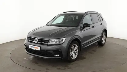 Grau Gebraucht 2020 VW Tiguan Highline SUV | 28.560 € (Fairer Preis)