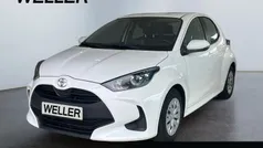 Weiss Gebraucht 2023 Toyota Yaris Comfort Kleinwagen | 13.380 € (Guter Preis)