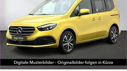Gebraucht Mercedes T180 Progressive 116 PS (85 kW) 2023 Gelb Van / Kleinbus