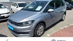 Oyster silver metallic Gebraucht 2024 VW Touran Comfortline Van / Kleinbus | 34.398 € (Fairer Preis)