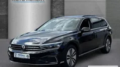 Deep black perleffekt Gebraucht 2021 VW Passat GTE Kombi | 23.990 € (Fairer Preis)