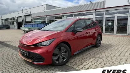 Używany Cupra Born 150 kW (204 KM) 2023 Czerwony Hatchback