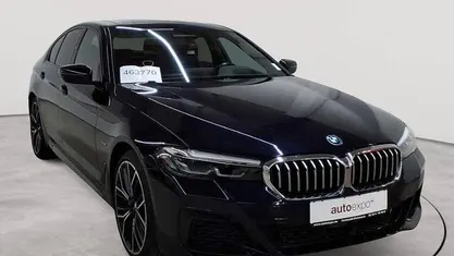 Carbonschwarz metallic Gebraucht 2022 BMW 530e M Sport Limousine | 40.990 € (Fairer Preis)