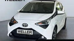 Weiss Gebraucht 2021 Toyota Aygo X-play Kleinwagen | 10.980 € (Fairer Preis)