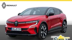 Dezirrot, dach black pearlsc Gebraucht 2022 Renault Mégane Limousine | 28.900 € (Fairer Preis)
