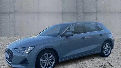 Grau Neu 2025 Audi A3 Ambiente Limousine | 33.420 € (Guter Preis)