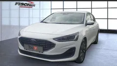 Frostweiß (weiß) Gebraucht 2024 Ford Focus Titanium Limousine | 23.990 € (Fairer Preis)
