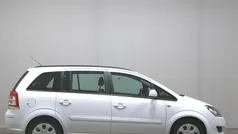Weiß Gebraucht 2014 Opel Zafira Family Van / Kleinbus | 3.490 € (Guter Preis)