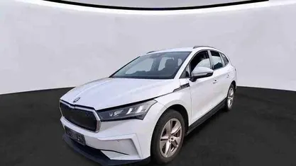Usado Skoda Enyaq iV Loft 108 kW (148 HP) 2023 Branco SUV