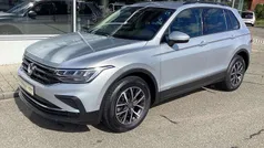 Reflexsilber metallic Gebraucht 2023 VW Tiguan Life SUV | 28.990 € (Fairer Preis)