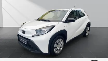 Super (pure) white ii Gebraucht 2022 Toyota Aygo X Play SUV | 12.990 € (Guter Preis)