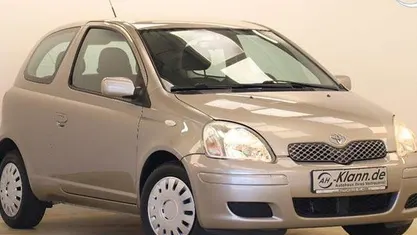 Grau Gebraucht 2004 Toyota Yaris Sol Kleinwagen | 2.999 € (Etwas zu teuer)