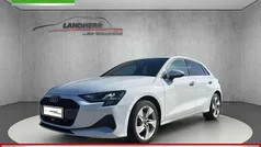 Weiß Gebraucht 2025 Audi A3 Sportback Advanced Limousine | 29.685 € (Guter Preis)