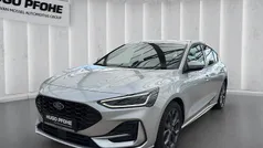 Silber Gebraucht 2024 Ford Focus ST-Line X Limousine | 25.080 € (Guter Preis)