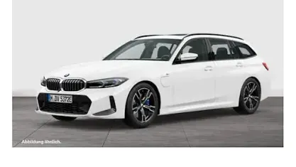 Gebraucht BMW 330e M Sport 360 PS (264 kW) 2025 Weiß Kombi