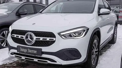 Digitalweiß Gebraucht 2021 Mercedes GLA180 Progressive SUV | 26.677 € (Superpreis)