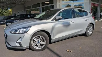 Silber, polarsilbermetallic Gebraucht 2022 Ford Focus Cool & Connect Limousine | 17.750 € (Guter Preis)
