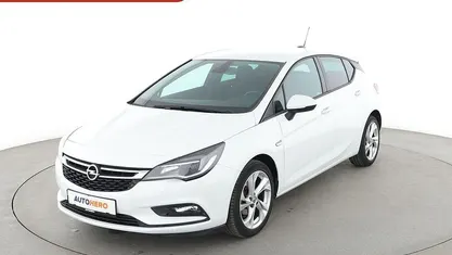 Weiß Gebraucht 2017 Opel Astra Limousine | 11.040 € (Fairer Preis)