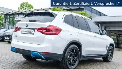 Gebraucht BMW iX3 Impressive 210 kW (286 PS) 2021 Weiß SUV
