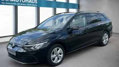 Gebraucht VW Golf VIII Life 116 PS (85 kW) 2024 Schwarz Kombi