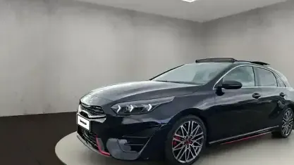 Gebraucht Kia Ceed 204 PS (150 kW) 2023 Zilinaschwarz met. Kleinwagen