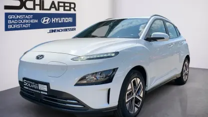 Gebraucht Hyundai Kona Select 100 kW (136 PS) 2022 Weiß SUV