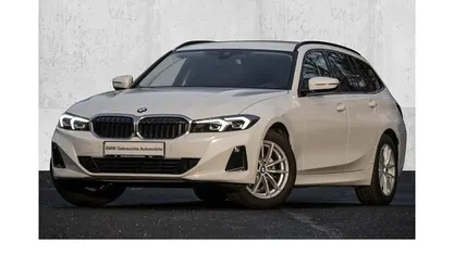 Alpinweiss iii Gebraucht 2025 BMW 318 Comfort Edition Kombi | 32.880 € (Guter Preis)
