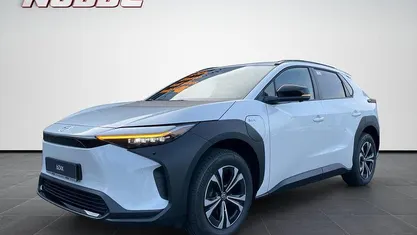 Gebraucht Toyota bZ4X Team 150 kW (204 PS) 2024 Weiß SUV