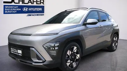 Shimmering silver Gebraucht 2024 Hyundai Kona Prime SUV | 28.480 € (Fairer Preis)