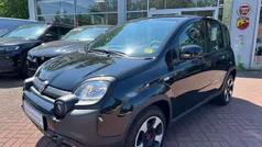 Cinema schwarz Gebraucht 2023 Fiat Panda Cross Cross Kleinwagen | 12.990 € (Fairer Preis)