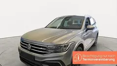 Pyritsilber metallic Gebraucht 2023 VW Tiguan Allspace Life SUV | 35.925 € (Fairer Preis)