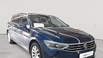 Gebraucht VW Passat Business 122 PS (89 kW) 2023 Blau Kombi