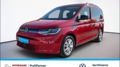 Rot Gebraucht 2023 VW Caddy Life Van / Kleinbus | 30.750 € (Fairer Preis)