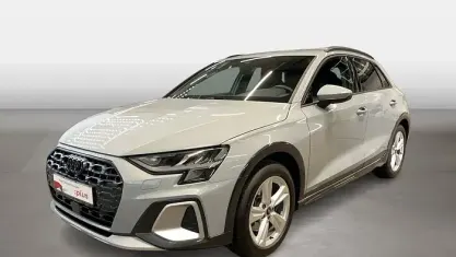 Gebraucht Audi A3 Sport 150 PS (110 kW) 2025 Pfeilgrau perleffekt Limousine
