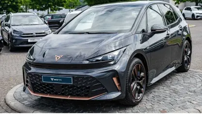 Neu Cupra Born 139 kW (190 PS) 2026 Grau Kleinwagen