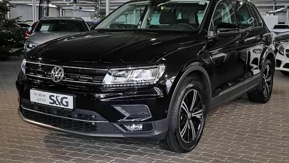 Deep black perleffekt Gebraucht 2017 VW Tiguan Highline SUV | 19.970 € (Superpreis)